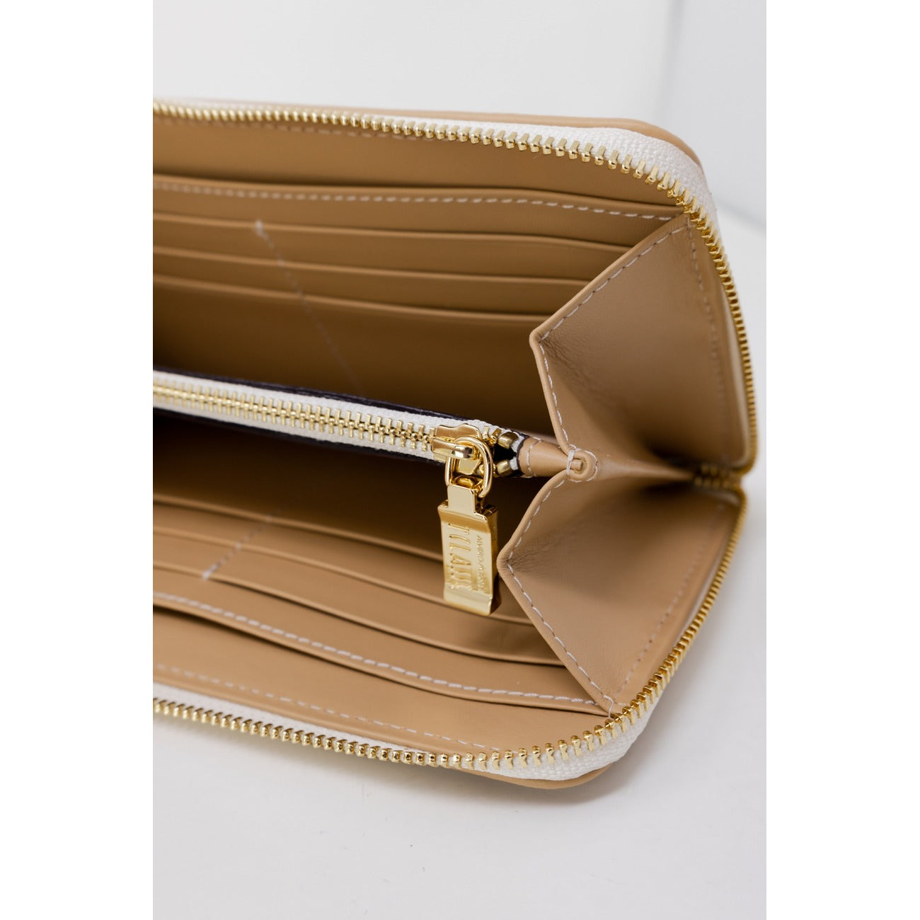 Alviero Martini Prima Classe - Alviero Martini Prima Classe Women's Wallets